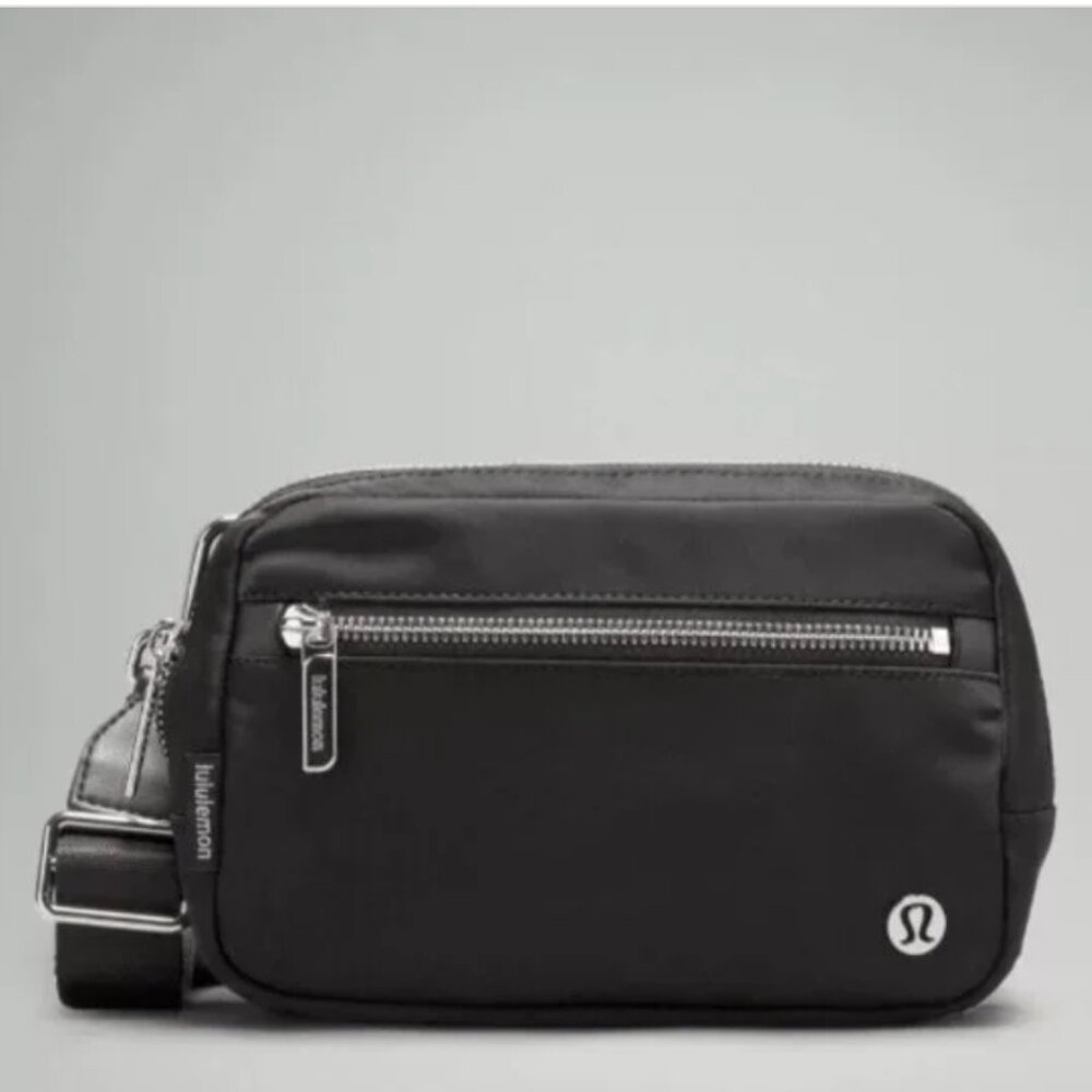 LuLulemon | Convertible Everywhere Crossbody Belt Bag